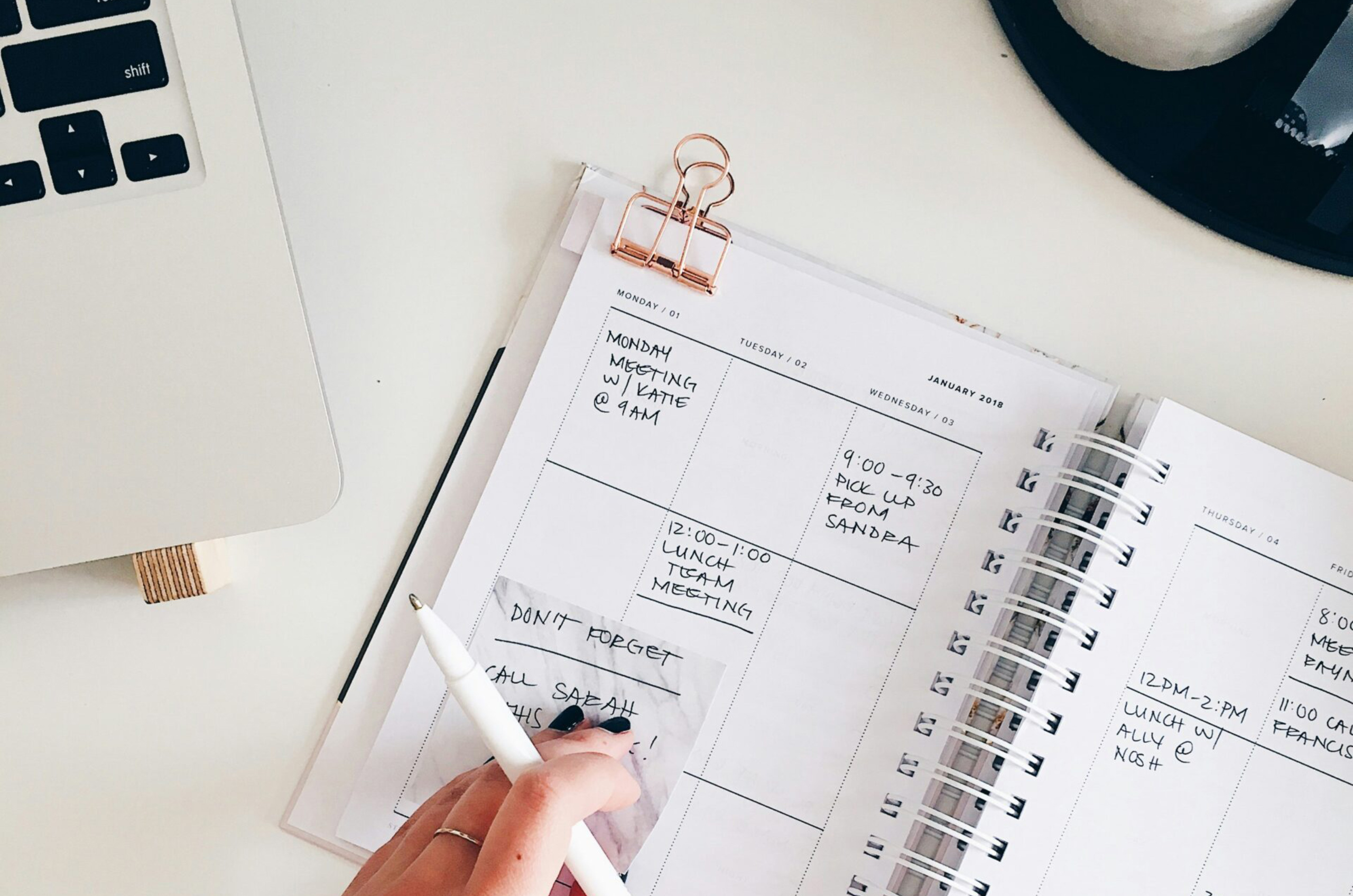 ΟΙ-ΠΑΡΟΧΕΣ-ΜΑΣ-ΚΕΝΤΡΙΚΗ-ΦΩΤΟ-scaled