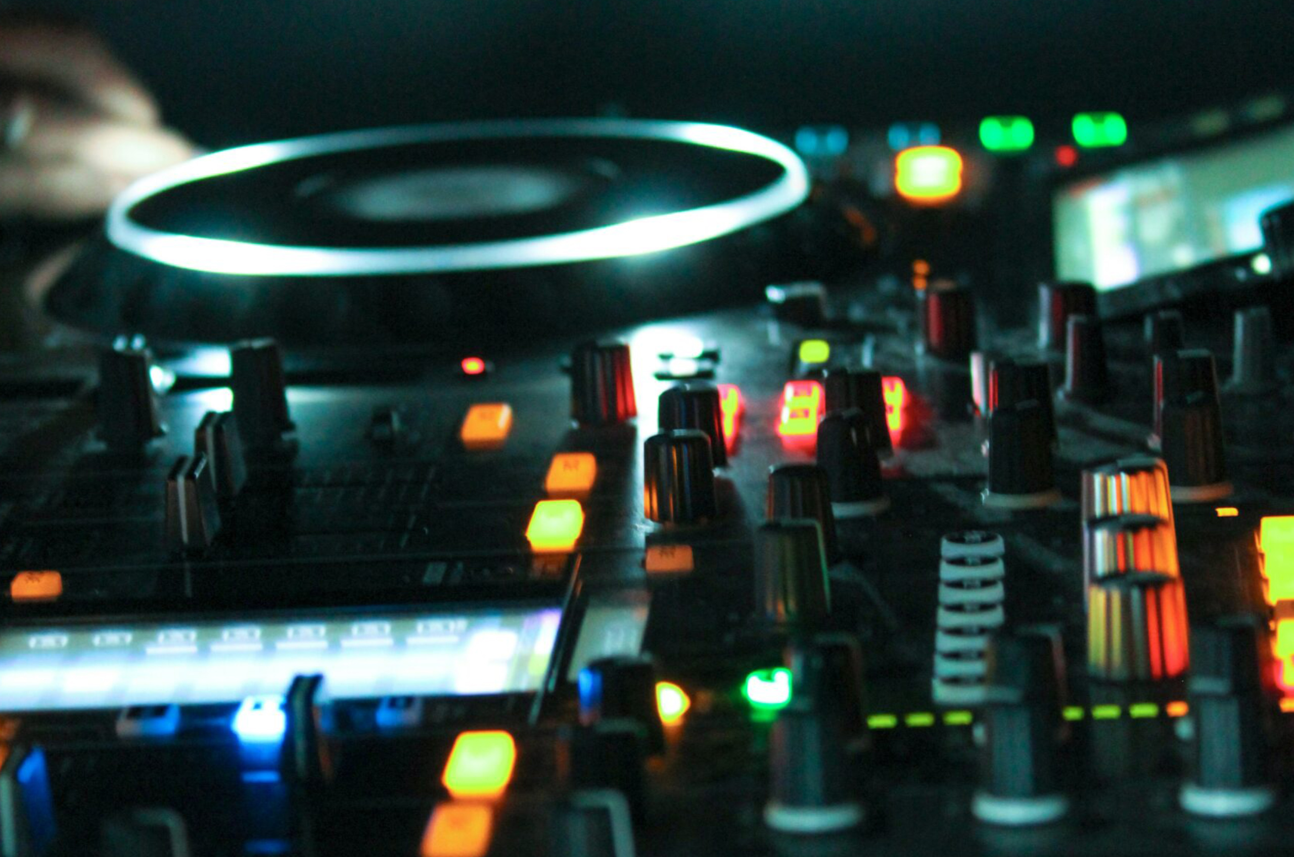 ΟΙ-ΠΑΡΟΧΕΣ-ΜΑΣ-Τεχνολογικός-Οπτικοακουστικός-Εξοπλισμός-scaled